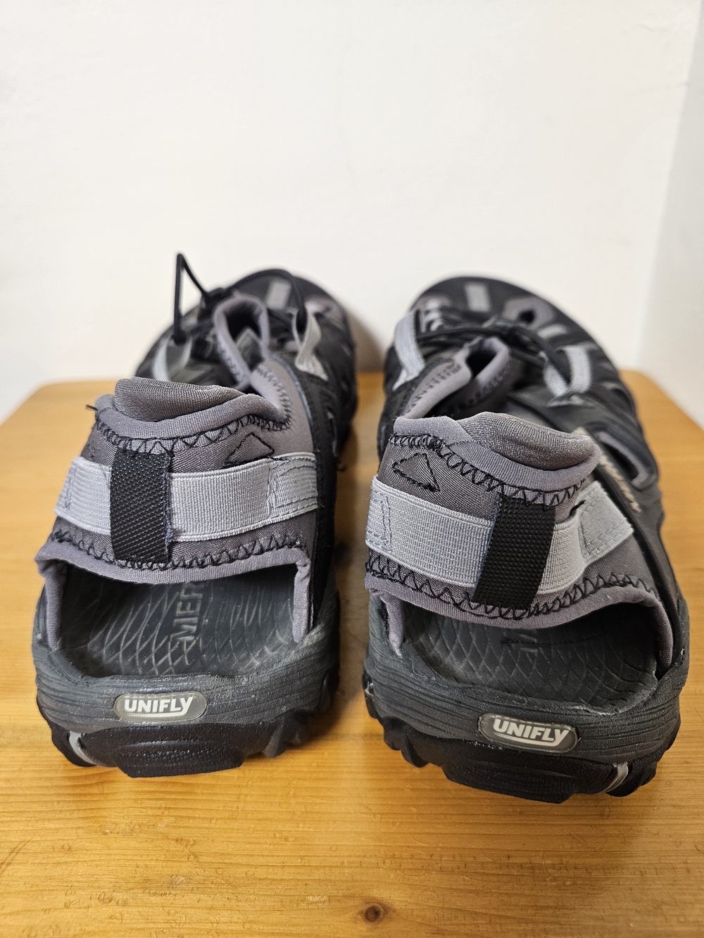 Merrell Men's Black & Gray Trail Sandals - Picture 3 of 5